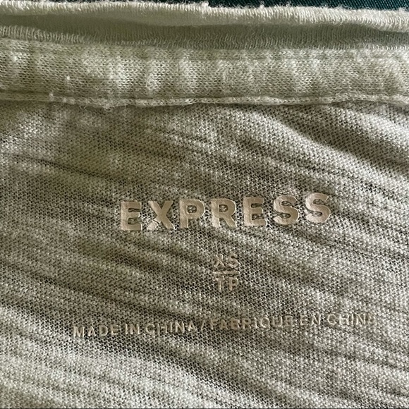 Express Sequin Kiss Shirt - Picture 8 of 10